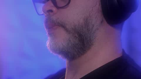 Snapshot of sanders_white chatting on 10.26.25 Sanders online show from 10.26.25