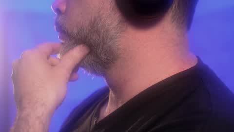 Snapshot of sanders_white chatting on 10.27.25 Sanders online show from 10.27.25