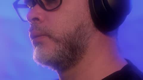 Snapshot of sanders_white chatting on 11.01.25 Sanders online show from 11.01.25