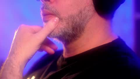 Snapshot of sanders_white chatting on 11.16.25 Sanders online show from 11.16.25