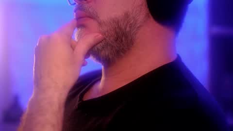 Snapshot of sanders_white chatting on 11.20.25 Sanders online show from 11.20.25