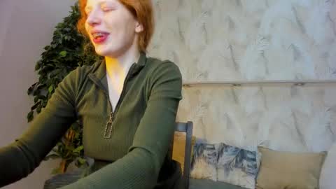 Snapshot of sandra__wilson chatting on 11.27.25 Sandra online show from 11.27.25