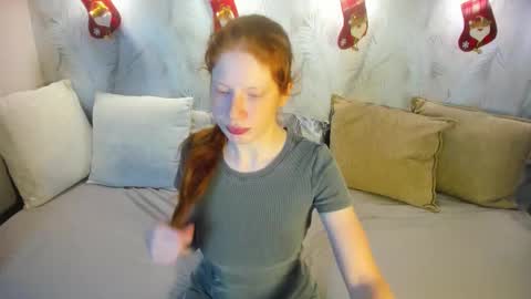 Snapshot of sandra__wilson chatting on 12.05.25 Sandra online show from 12.05.25