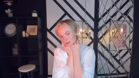 Sandra online show from 02.06.25