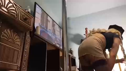 Snapshot of sandrasaa chatting on 10.13.25 Sandra online show from 10.13.25