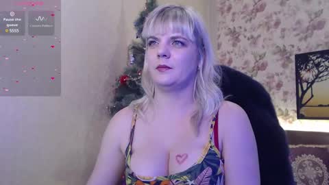 Snapshot of sandrawoolf chatting on 01.12.25 sandrawoolf online show from 01.12.25