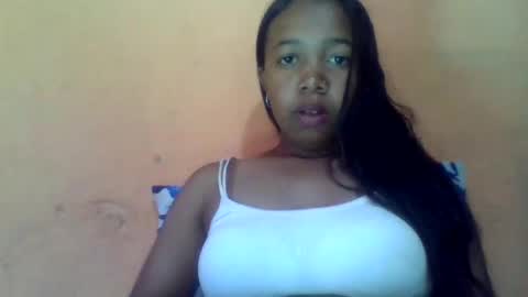 Snapshot of sandriana26 chatting on 03.27.26 sandriana26 online show from 03.27.26