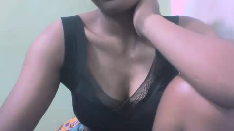 Snapshot of sandy735579 chatting on 02.18.26 sandy735579 online show from 02.18.26