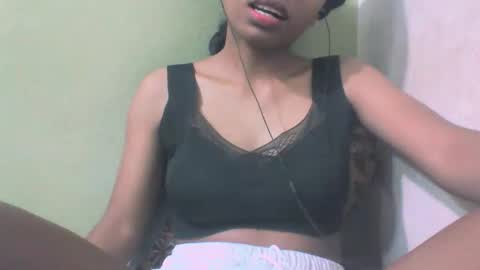 Snapshot of sandy735579 chatting on 02.26.26 sandy735579 online show from 02.26.26