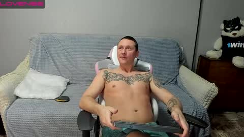 Snapshot of sandy_chris chatting on 01.19.25 Sandy and Chris online show from 01.19.25