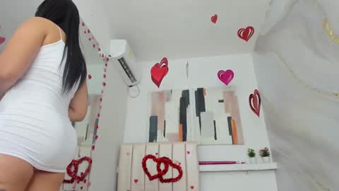 Snapshot of sandy_rivas chatting on 02.14.25 SAM online show from 02.14.25