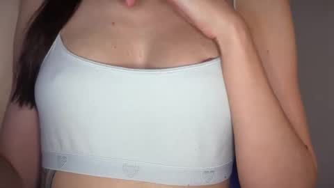 Snapshot of sandysun_shine chatting on 12.15.25 Sandy online show from 12.15.25