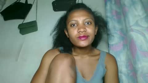 Snapshot of sanelie09 chatting on 11.05.25 sanelie09 online show from 11.05.25