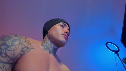 Snapshot of santi__ferrer chatting on 12.19.25 Santi Ferrer online show from 12.19.25