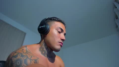Snapshot of santi__ferrer chatting on 05.21.26 Santi Ferrer online show from 05.21.26