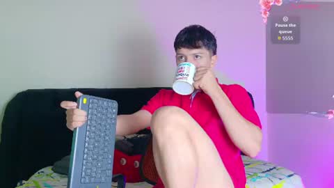Snapshot of santi_ll chatting on 07.10.26 santi online show from 07.10.26