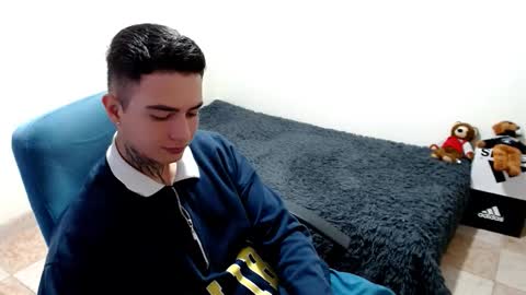 Snapshot of santi_ss chatting on 10.22.25 santi_ss online show from 10.22.25