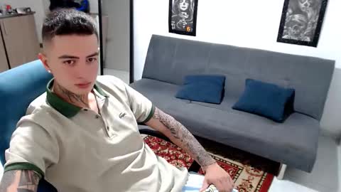 Snapshot of santi_ss chatting on 11.08.25 santi_ss online show from 11.08.25