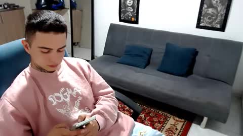 Snapshot of santi_ss chatting on 11.18.25 santi_ss online show from 11.18.25