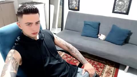 Snapshot of santi_ss chatting on 11.26.25 santi_ss online show from 11.26.25