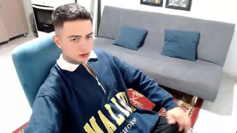 Snapshot of santi_ss chatting on 12.15.25 santi_ss online show from 12.15.25