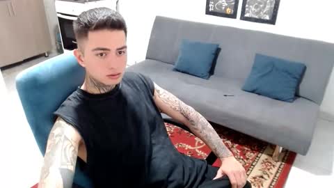 Snapshot of santi_ss chatting on 12.19.25 santi_ss online show from 12.19.25