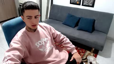 Snapshot of santi_ss chatting on 12.22.25 santi_ss online show from 12.22.25