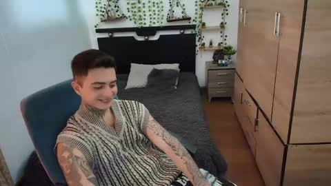 Snapshot of santi_ss chatting on 05.13.26 santi_ss online show from 05.13.26