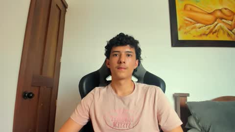 Snapshot of santi_twink19 chatting on 10.22.25 santi_twink19 online show from 10.22.25