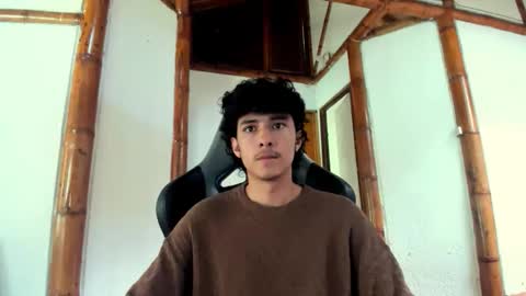 santi_twink19 online show from 04.17.26