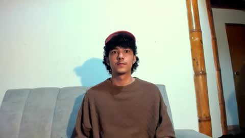 santi_twink19 online show from 04.18.26