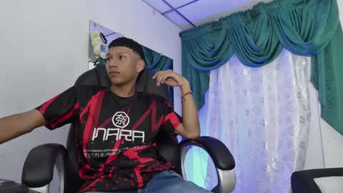 Snapshot of santiago_boyy chatting on 03.11.25 Thiago online show from 03.11.25