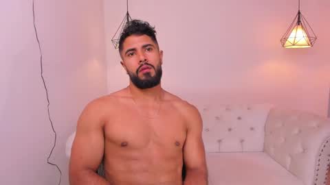 santiago_huntt online show from 12.07.24