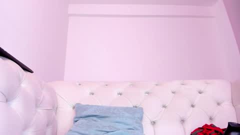 santiago_huntt online show from 02.20.25