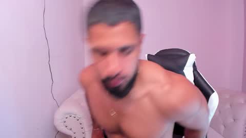 santiago_huntt online show from 03.07.25