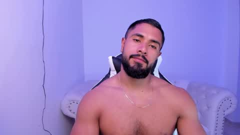 santiago_huntt online show from 03.10.25