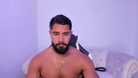 santiago_huntt online show from 12.03.25