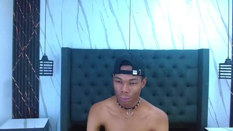 Snapshot of santiago_ortiz chatting on 02.18.26 Santiiiiii online show from 02.18.26