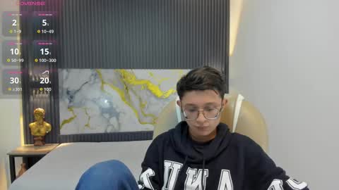 santiago_russo18 online show from 10.06.25