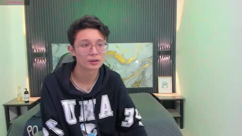 santiago_russo18 online show from 02.01.26