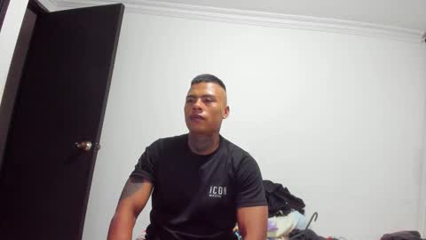 Snapshot of santiagogtx chatting on 11.02.25 Santiago online show from 11.02.25