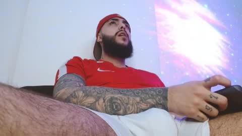 Santiago Hincapiie online show from 04.15.26