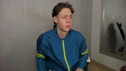 Julius Novachrono  online show from 10.22.25