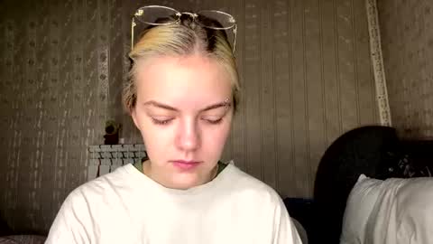 Snapshot of santinalabonne chatting on 06.26.26 Rina online show from 06.26.26