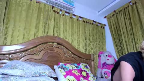 kitty online show from 12.30.24