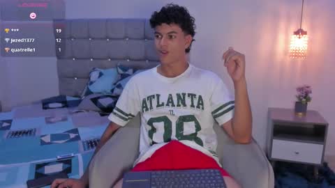 Snapshot of santy_stump chatting on 09.13.25 santy_stump online show from 09.13.25