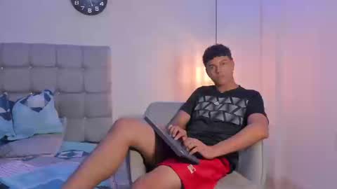 Snapshot of santy_stump chatting on 09.22.25 santy_stump online show from 09.22.25