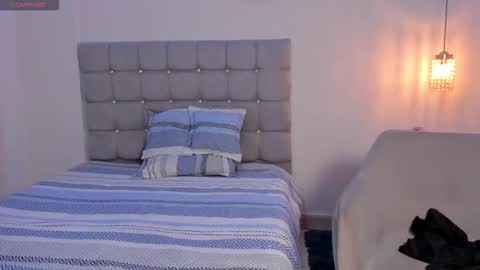 Snapshot of santy_stump chatting on 10.16.25 santy_stump online show from 10.16.25