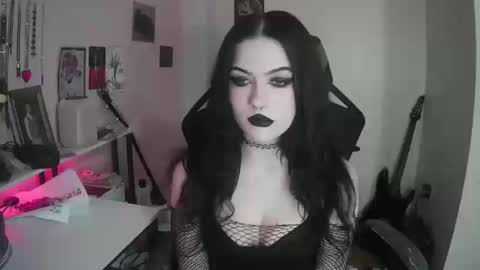 Snapshot of saphirerose1 chatting on 10.10.25 Sapphire online show from 10.10.25