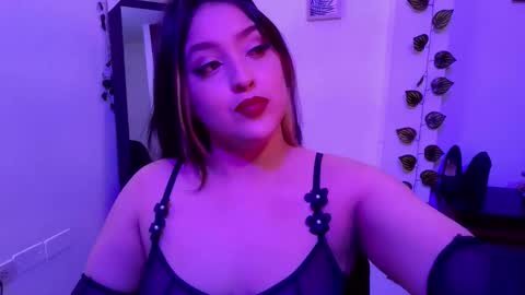 Snapshot of sapphire_lilac chatting on 11.09.25 Carla online show from 11.09.25